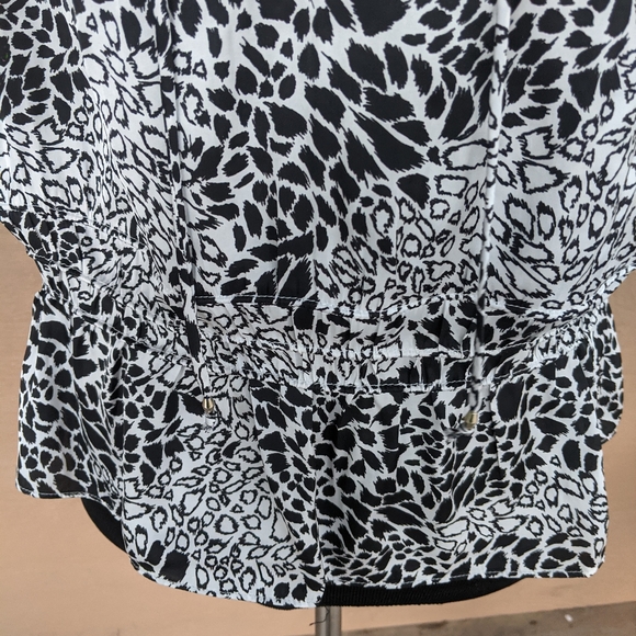 White House Black Market Black and White Ruffle Sleeve Blouse - Picture 5 of 5